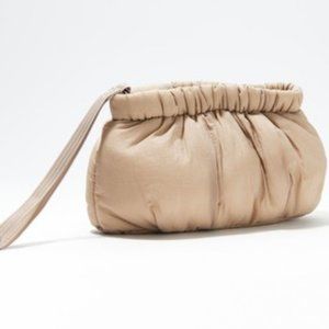 NWOT! Vince Camuto Washable Nylon Harlo Pouch Wristlet (Rustic Taupe)